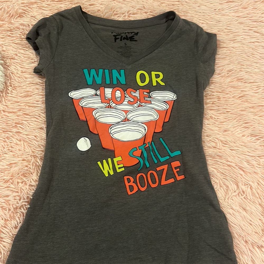 Cute tee - Picture 2 of 2
